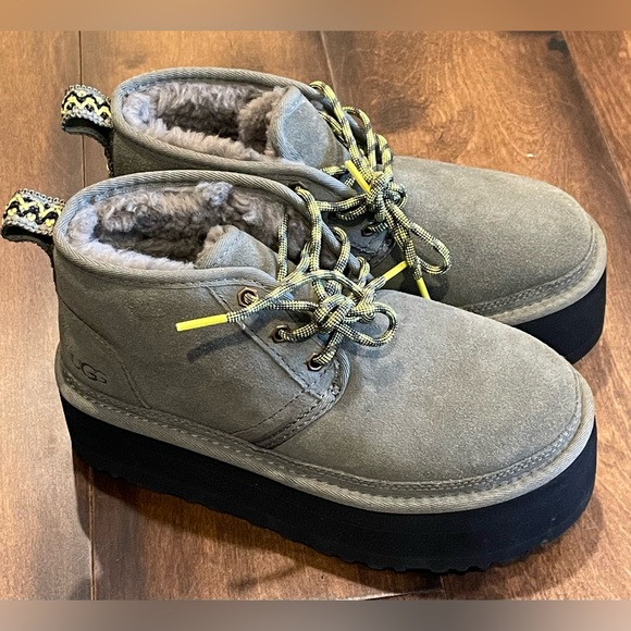 UGG Neumel Heritage Platform Boots NWOT - Picture 13 of 16
